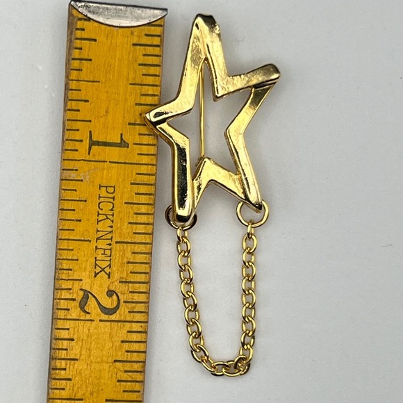 Vintage Gold Tone Star Brooch Pin - Picture 1 of 5